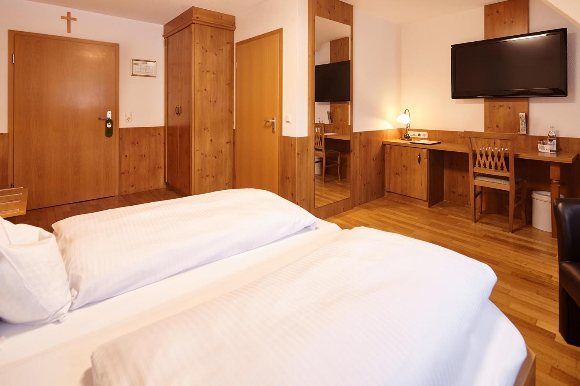 Hotel Zu Den Drei Kronen Donauwörth エクステリア 写真